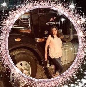 Meet your Posher, Deneen